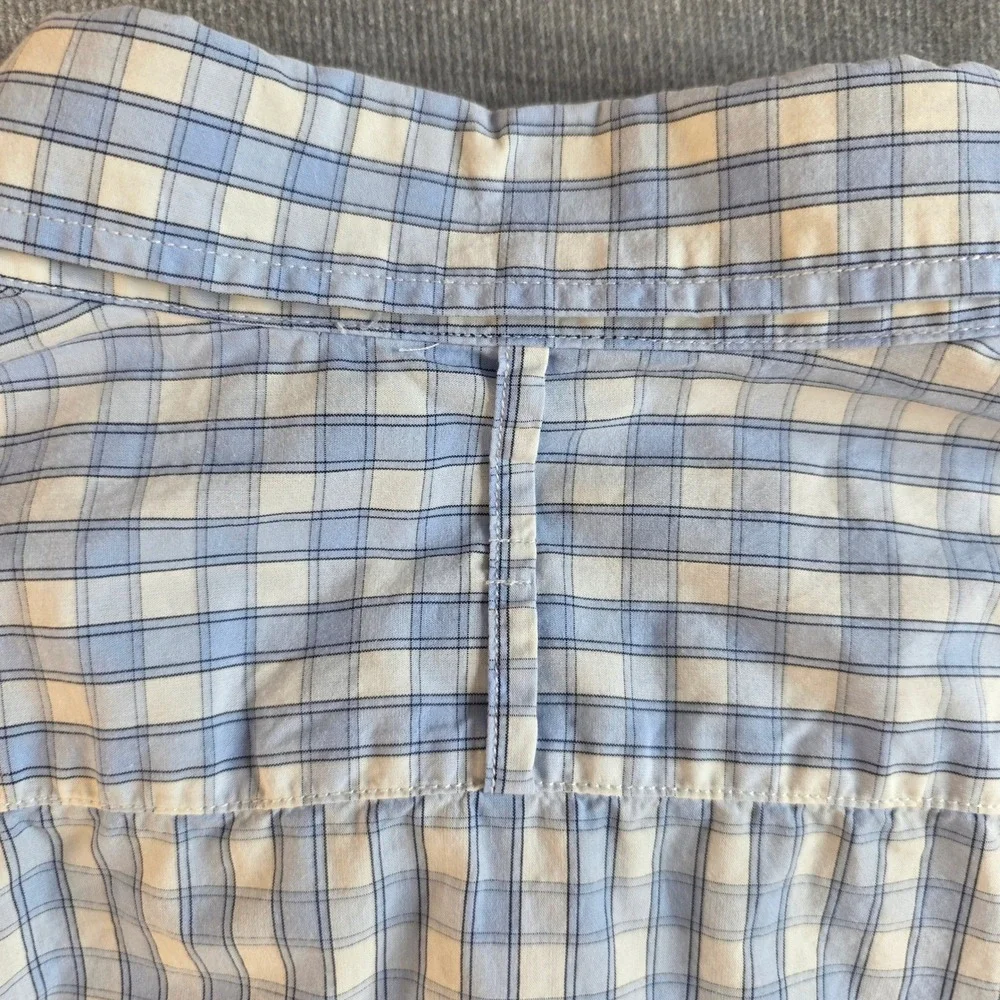 Banana Republic Men's L Blue Plaid Shirt Quiet Luxury Coastal‎ Soft Wash Button